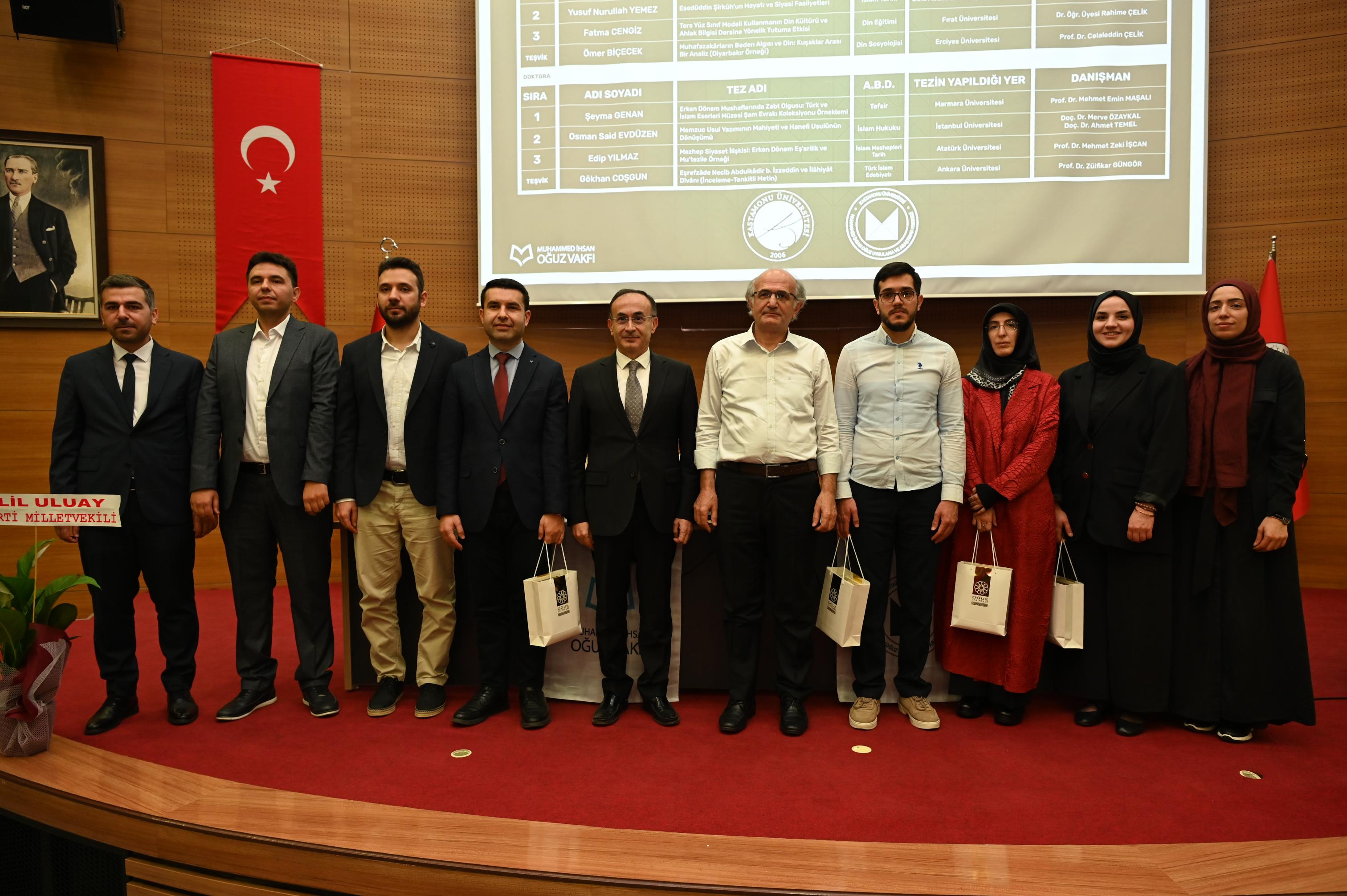 “Muhammed İhsan Oğuz VI. İlahiyat Lisansüstü Tez Yarışması” Ödül Töreni Gerçekleştirildi